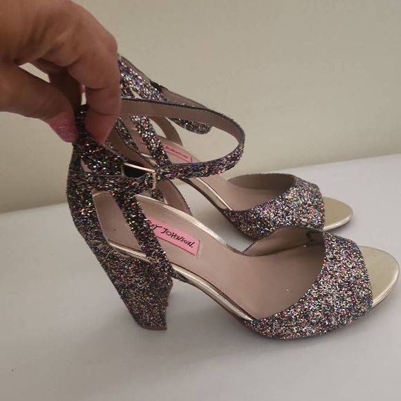 Betsey Johnson Glissten Chunky Heel Ankle Strap,  Sz. 9, New - Picture 3 of 7